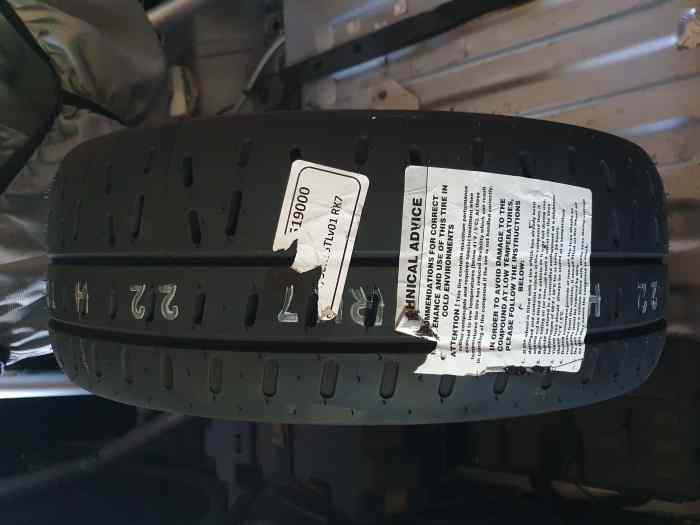 Pneu pirelli 15 0