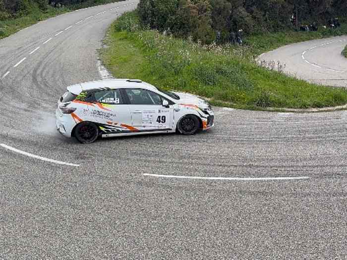 Clio rally 5 phase 2 n°704 1