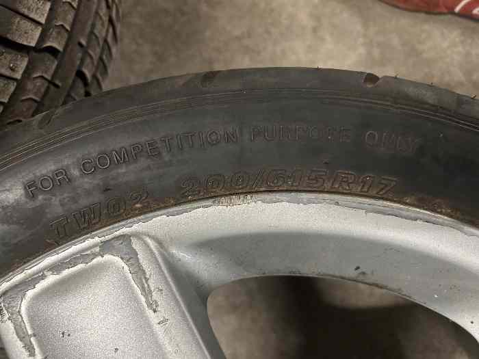 3 pneus pluie kumho TW02 en 17 pouces 4