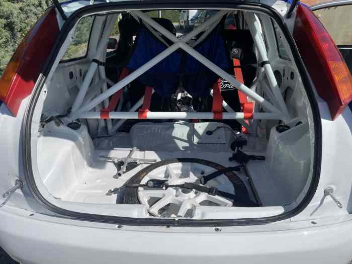 Ford FOCUS ST170 (2002) 1