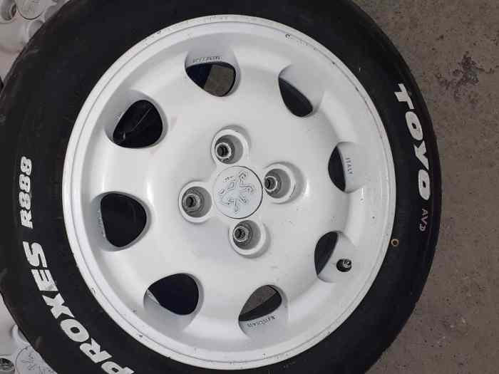 Jantes 205 gti et pneus toyo r888 neuf 1