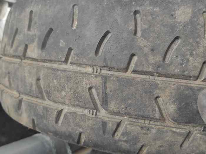 Pneus en 16 MRF 1