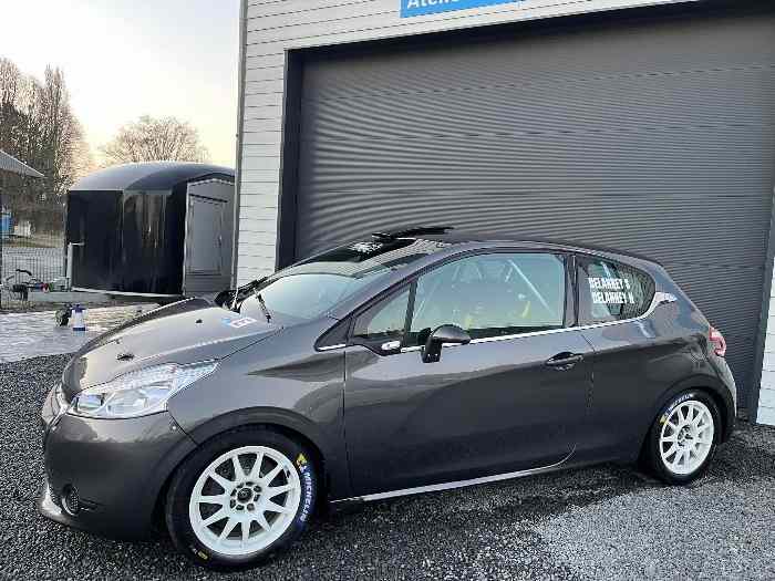 PEUGEOT 208 R2 Evo 0
