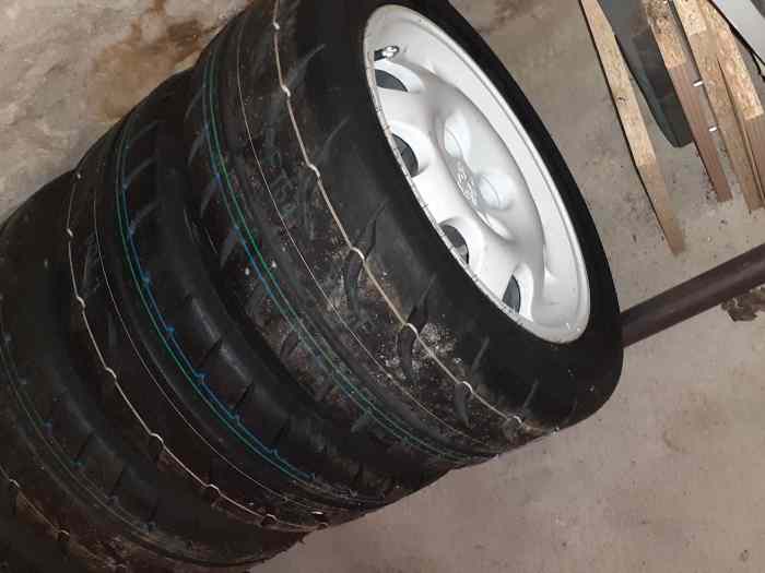 Jantes 205 gti et pneus toyo r888 neuf 3
