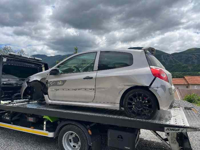 Clio rs f1 team 0