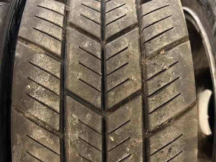 3 pneus pluie kumho TW02 en 17 pouces 2