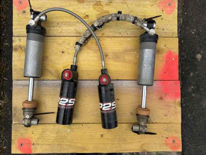 Vends 4 amortisseurs pour 206. 3
