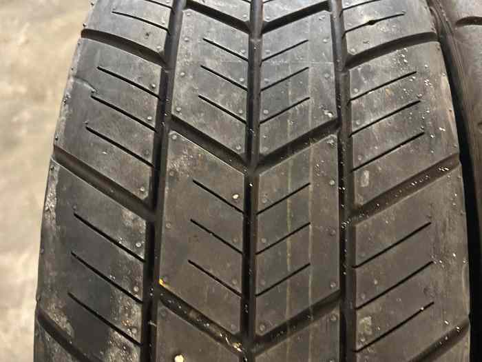 3 pneus pluie kumho TW02 en 17 pouces 1