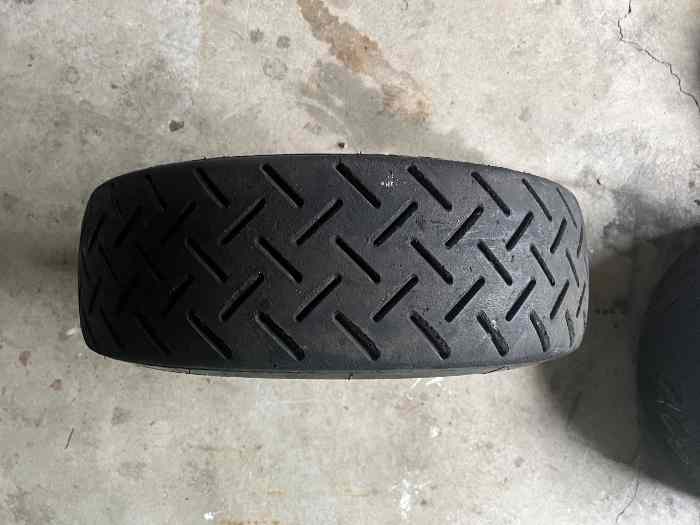 1 pneu Michelin SA20 175/57/14.