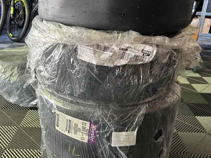 Pneus Hoosier R20 pour CM