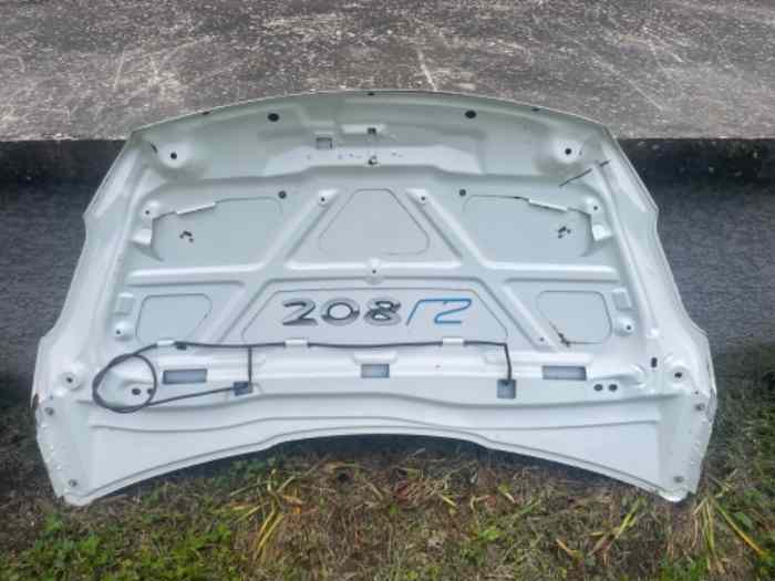Coffre et capot 208 R2 2