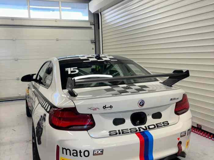 BMW M2 CS RACING 1