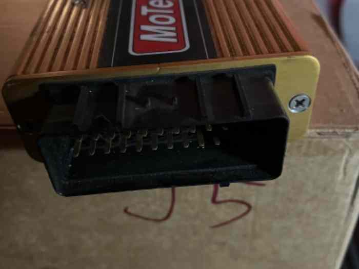 Boîtier programmable MoTec M4 1