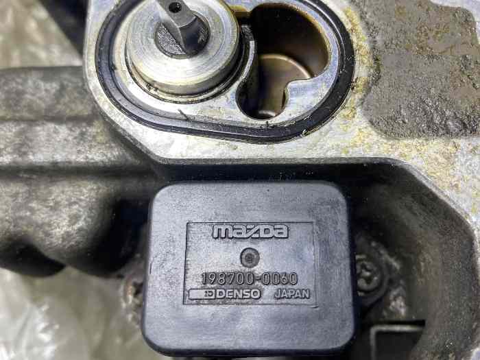 Pompe doseuse Metering pump Mazda RX7 ...
