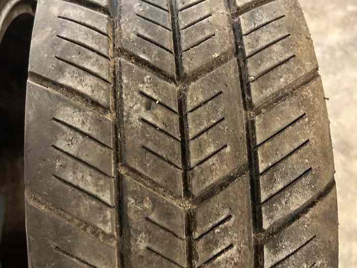 3 pneus pluie kumho TW02 en 17 pouces 3