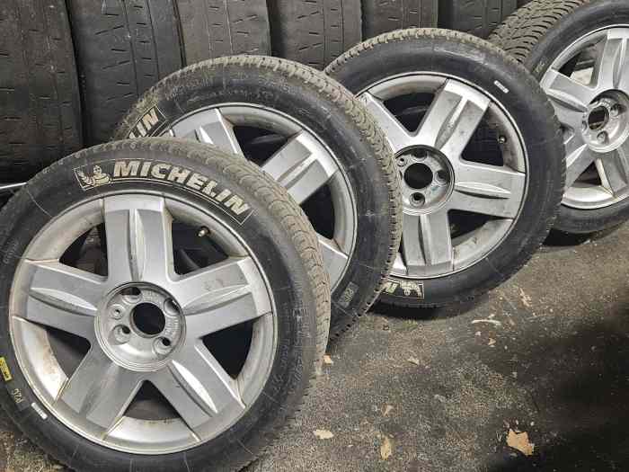 Pneu rallye Michelin p2c 16 pouces et jantes clio rs 1