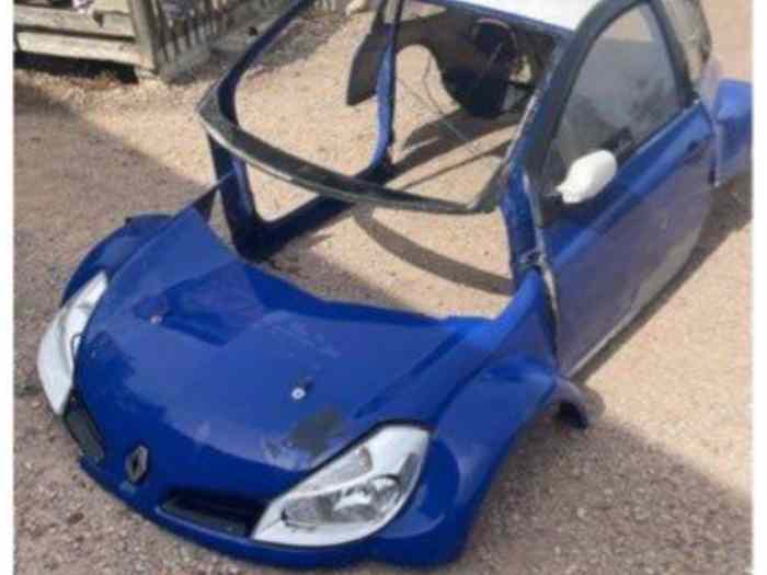 Coque fibre clio 0