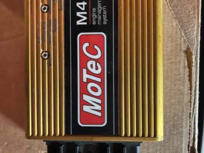 Boîtier programmable MoTec M4 0