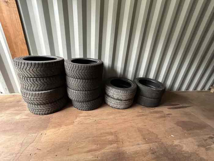 Ensemble Pneus PIRELLI 16 pouces 0