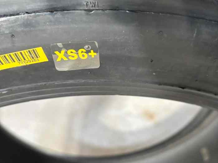 Pneus Mack neuf18 3