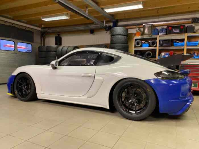 2019 Porsche 718 GT4 Manthey Racing 1