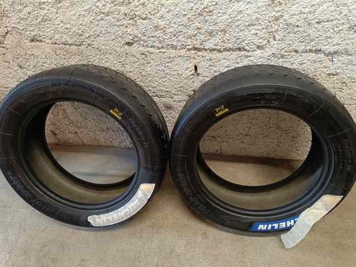 Pneus Michelin R21 neuf en 16