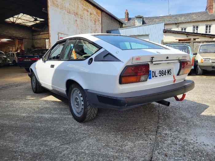 ALFA ROMEO GTV 6 GRN AVEC PTH 4