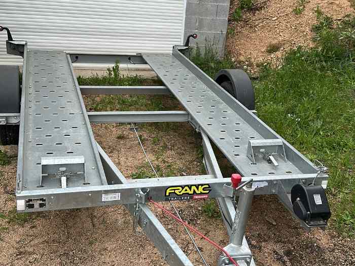 Remorque simple essieux basculante ptac 1300kg