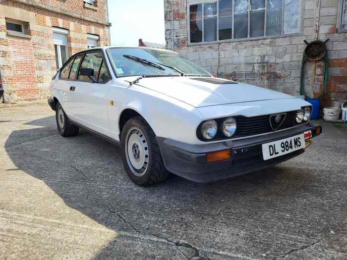 ALFA ROMEO GTV 6 GRN AVEC PTH