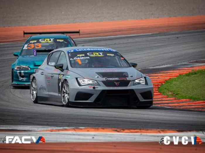 Cupra WTCR con ligero golpe 1