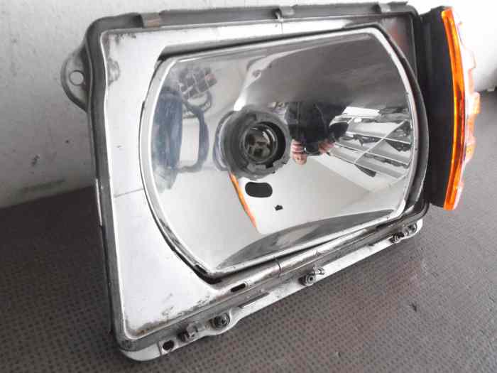 REFLECTEUR DE PHARE GAUCHE 030105300 MERCEDES SL R107 1