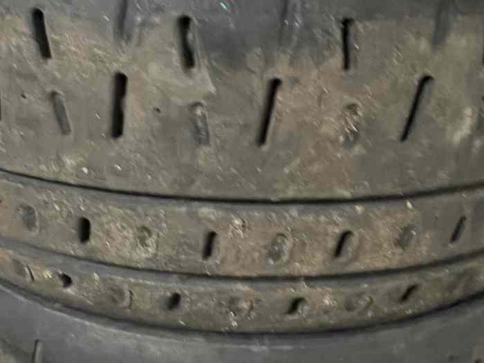 Pirelli RA7+A en 17 pouces 4