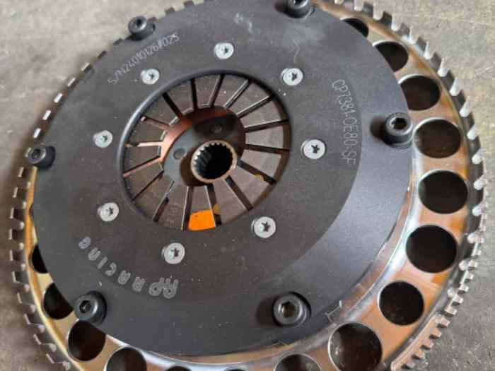 Kit volant moteur embrayage 0