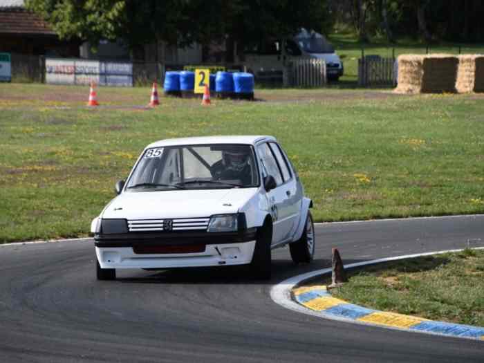 Peugeot 205