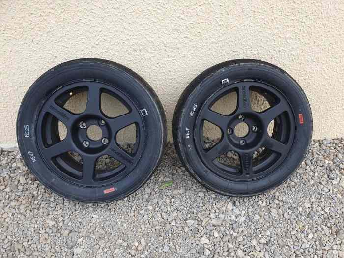 Pneus Yokohama A051T Super Soft 15pouces états neuf 0