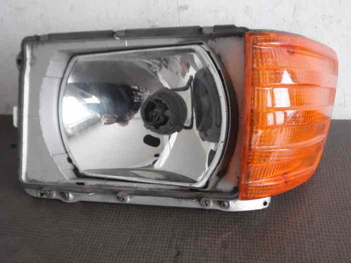 REFLECTEUR DE PHARE GAUCHE 030105300 MERCEDES SL R107 0