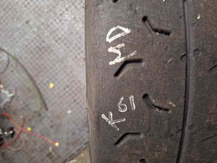 Pneus Kumho 190/630/17 TM02 4