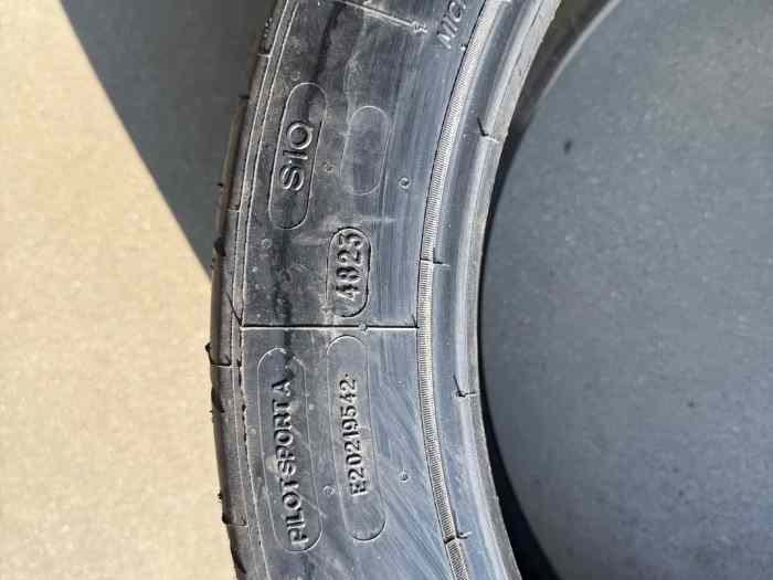 Pneu Michelin S10 18 pouces neuf 2