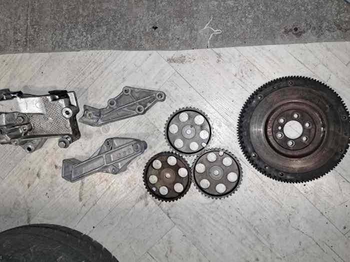 Divers Pieces moteurs 106
