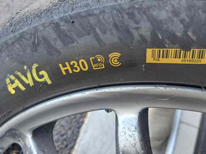 MICHELIN H30 ET M20 EN 17 0