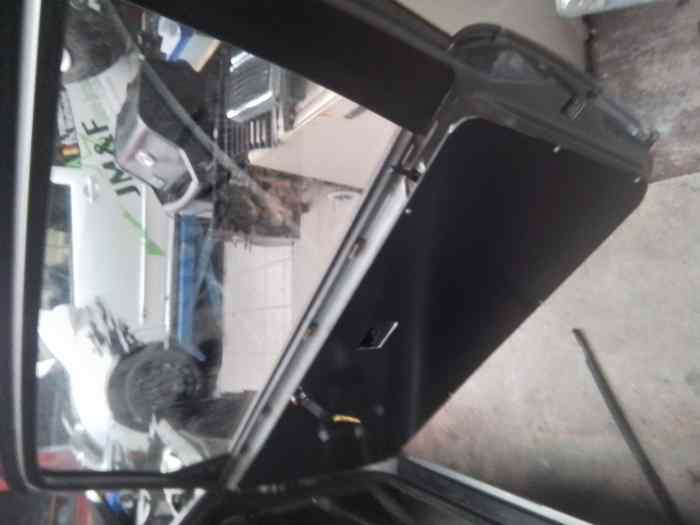 CAISSE BMW E30 320 I arceautee phase 2 5