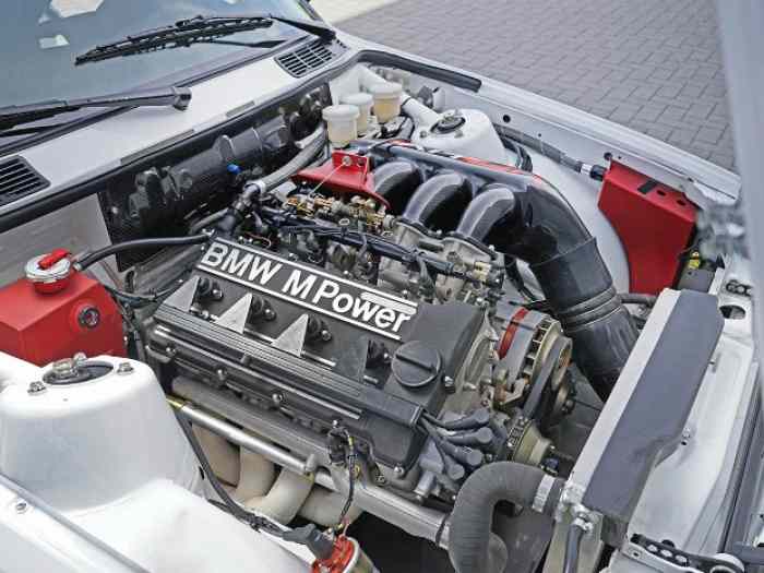 BMW M3 E30 by MATS ex. Thierry Neuville 3