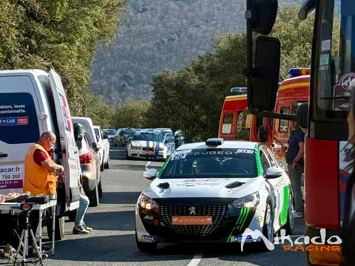 RACC loue Peugeot 208 RC4 – photo 3 sur 5