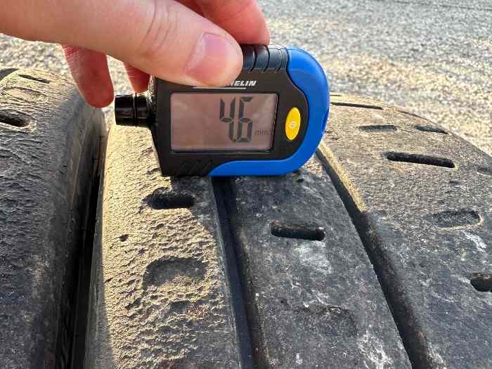 Pneus Pirelli RA7+ 16 pouces 2