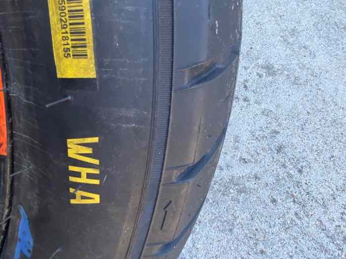 Pirelli wet Tyres 1