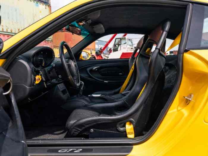 2001 – Porsche 911 type 996 GT2 4