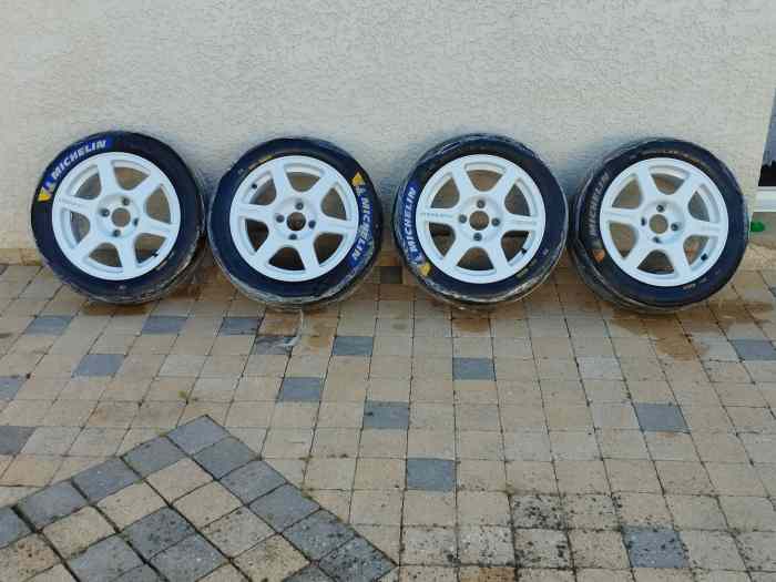 Roues 15 pouces saxo neuves