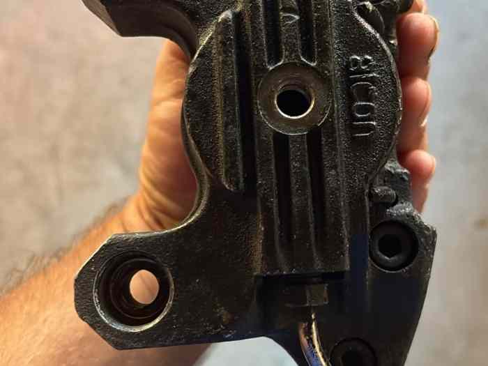 Pinza Alcon Renault 3