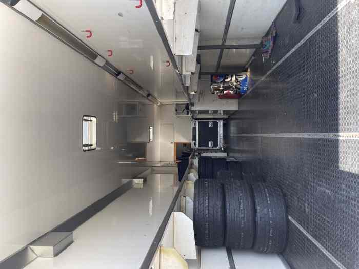 Tracteur IVECO + Semi-remorque CHEREAU aménagés compétition (lot dissociable) 5