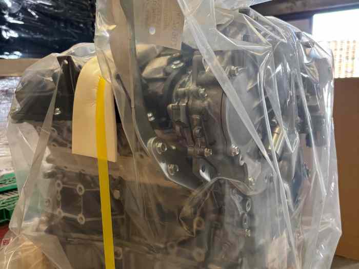 Moteur Neuf Renault Nissan 3.5 V6 V4Y 713 3